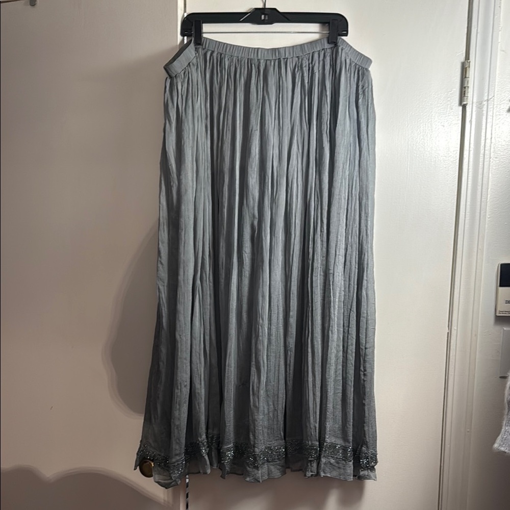 Badgley Mischka Light Gray Pleated Maxi Skirt